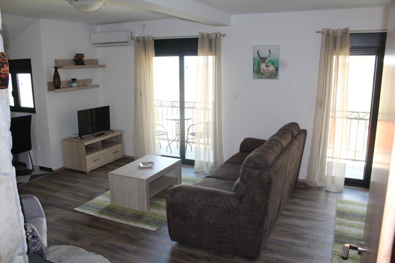 Forest Apartments Kotor Eksteriør billede